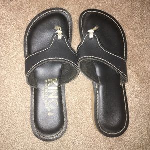 Kino black sandals