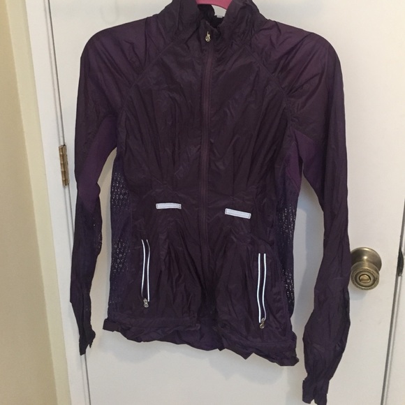 Purple meshed back lululemon wind breaker size 6