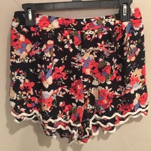Floral slinky shorts