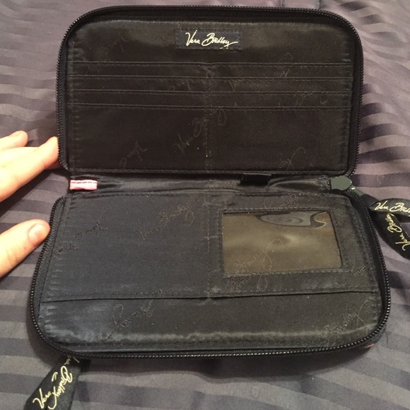 Vera Bradley wallet in Loves Me pattern - Picture 3 of 3