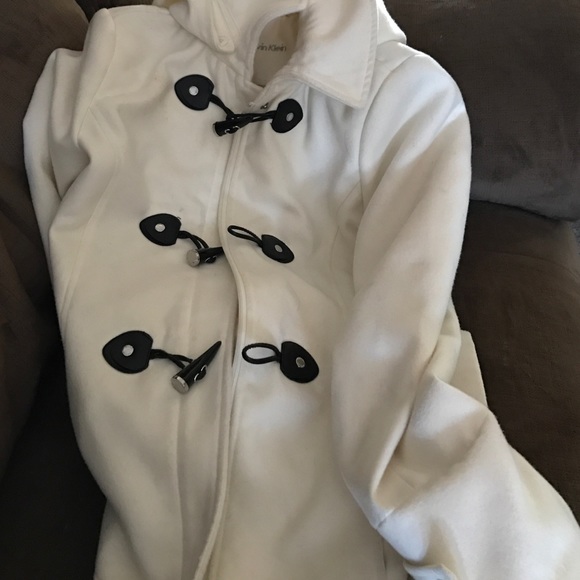 White Calvin Klein Peacot with detachable hood