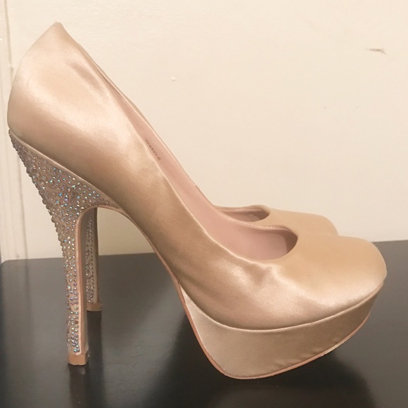 Steve Madden Partyy-r Platform Pumps! - Picture 1 of 4
