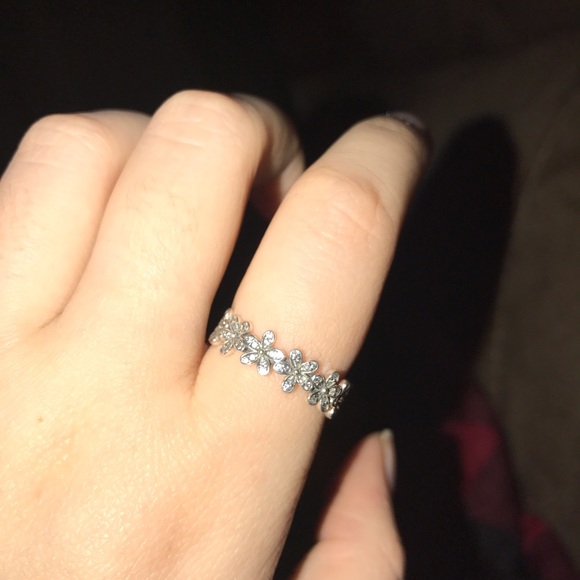 Pandora Ring