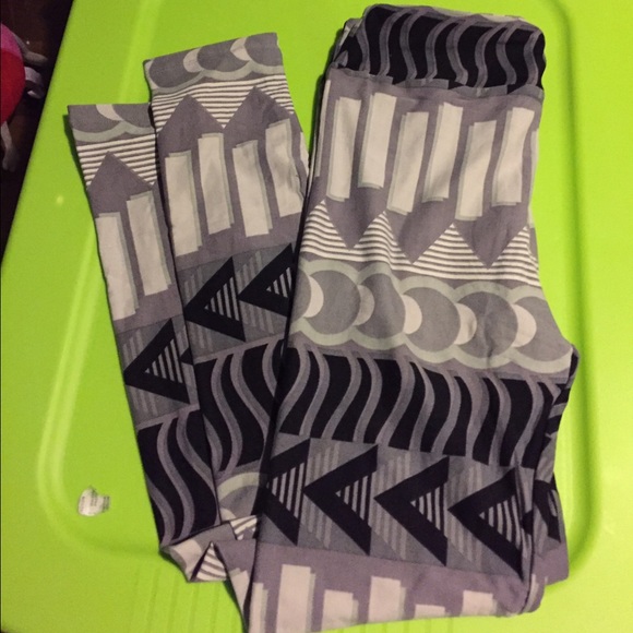 Black and off white leggings