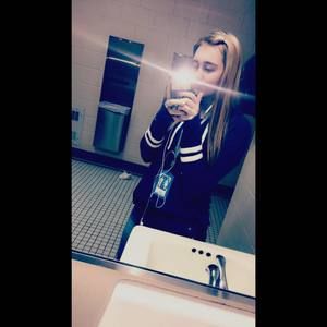 Meet your Posher, Kenzie