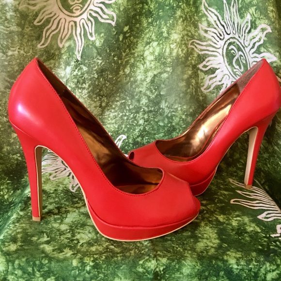 Colin Stuart- Peep Toe Pumps- Red - Picture 2 of 4