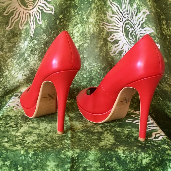 Colin Stuart- Peep Toe Pumps- Red - Picture 3 of 4