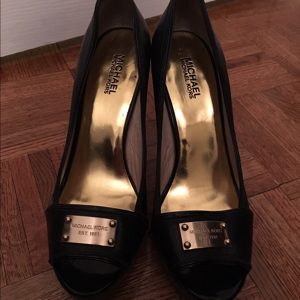 Michael Kors black peep toe pumps