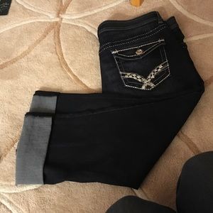 Capri Jeans with back pocket embellishments