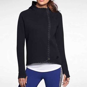 ⛔️SOLD⛔️ Women's Nike Tech Cape Jacket Black sz S