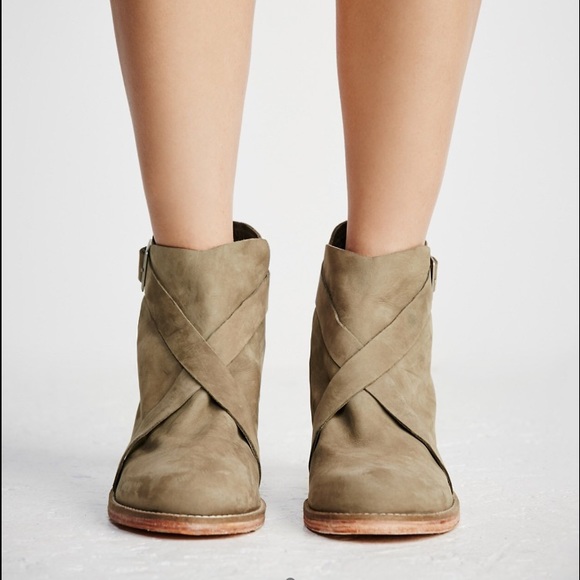 ✨LAST CALL✨ FREE PEOPLE 🌻 Las Palmas Ankle Boots - Picture 2 of 4