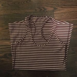 Size 4 lulu top (never been worn!)