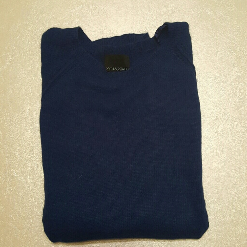 SOLD - MOVING SALE - 3/4 Sleeve Sweater