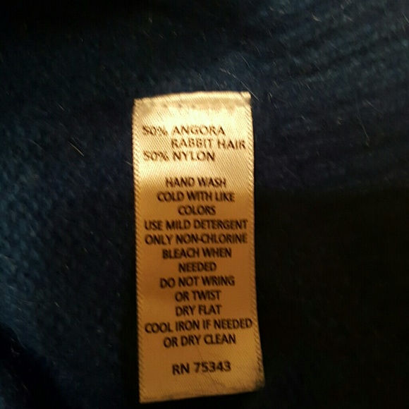 SOLD - MOVING SALE - 3/4 Sleeve Sweater - Picture 4 of 4