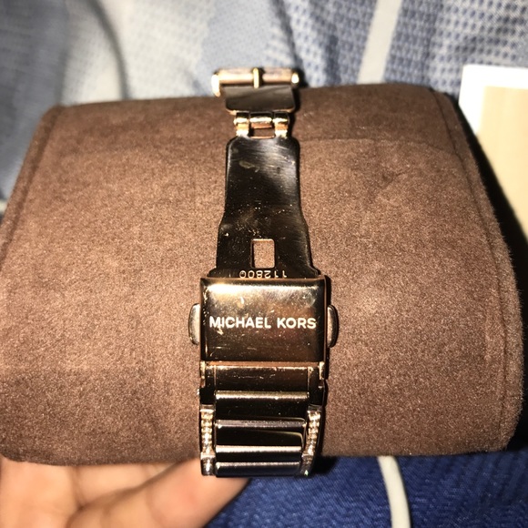 MK watch main image 4