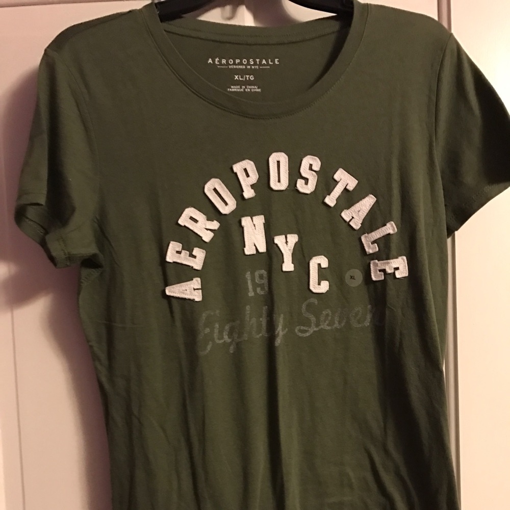 XL Army green t-shirt.