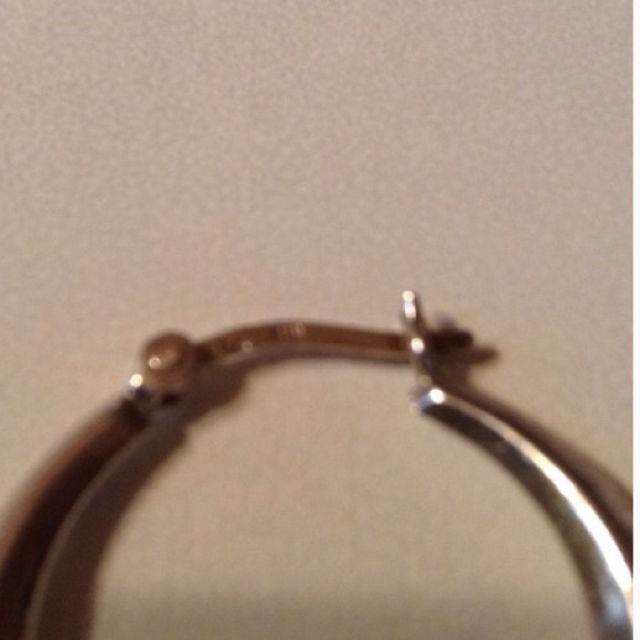 Sterling Silver | 1" Tapered Edge Hoop Earrings - Picture 2 of 2