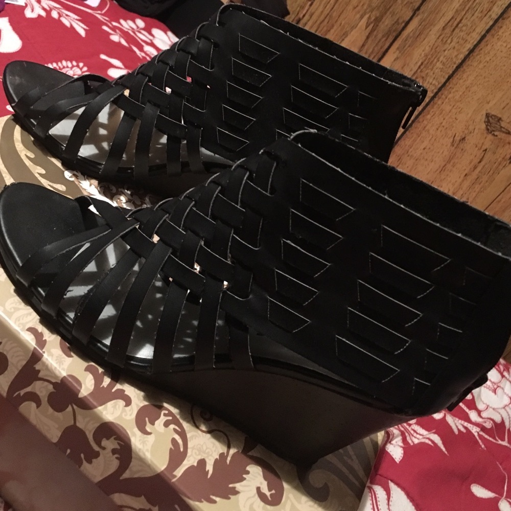 Wedge sandals - Picture 2 of 4