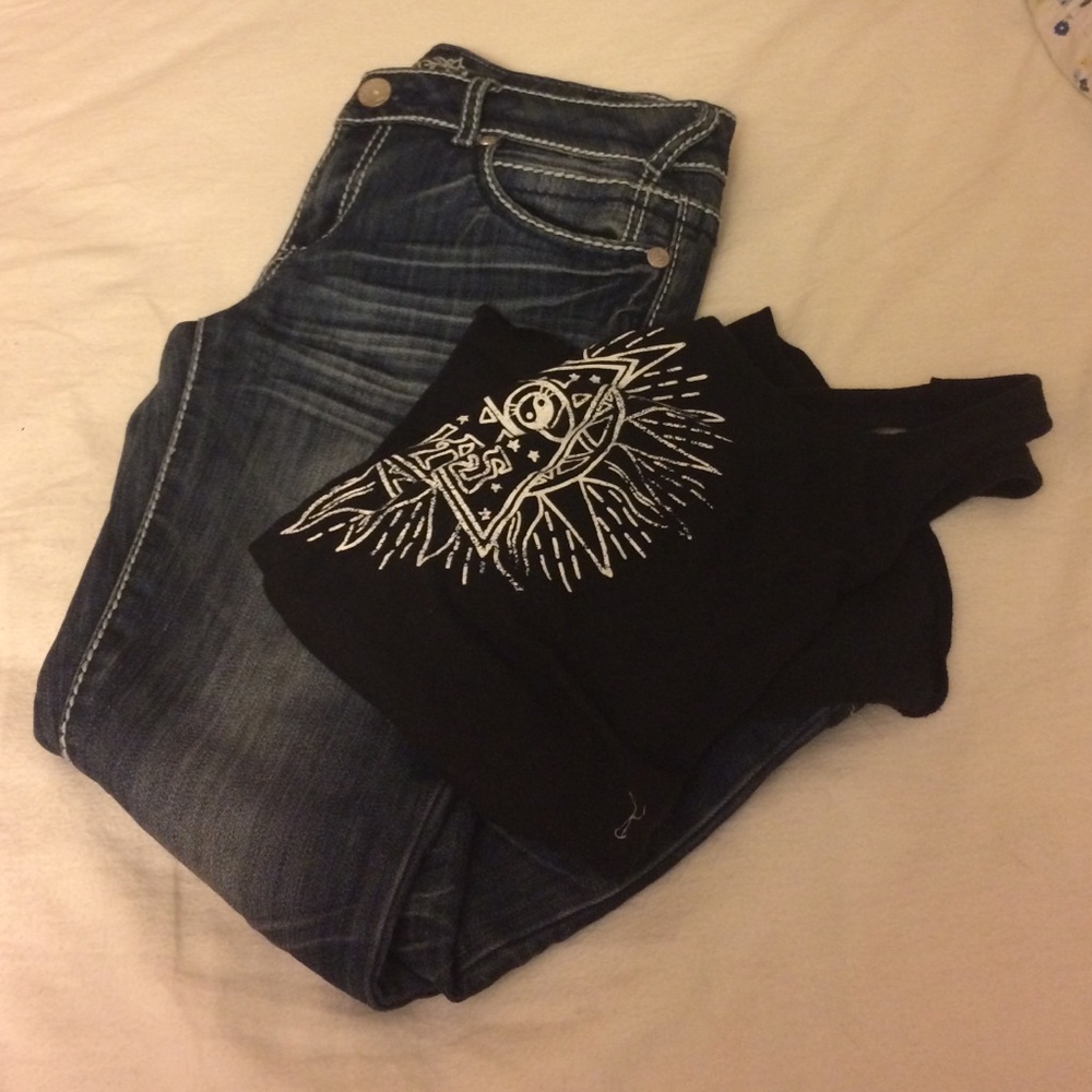 😋Distressed Fashionable Caprees😋