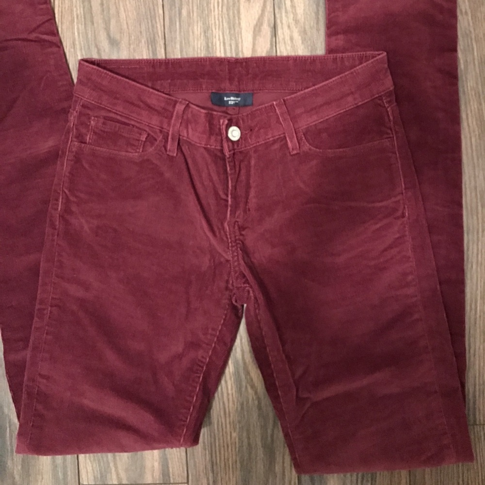 Levi - merlot red - straight leg - corduroy -size2 - Picture 2 of 4