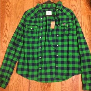 🍁🍂 Hollister Green Plaid Flannel Shirt