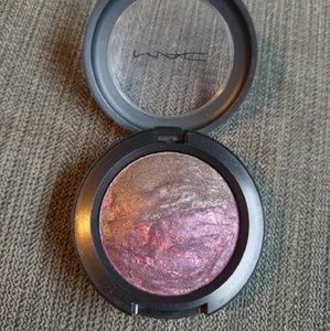 MAC mineralize eye shadow - "Earthly Riches"
