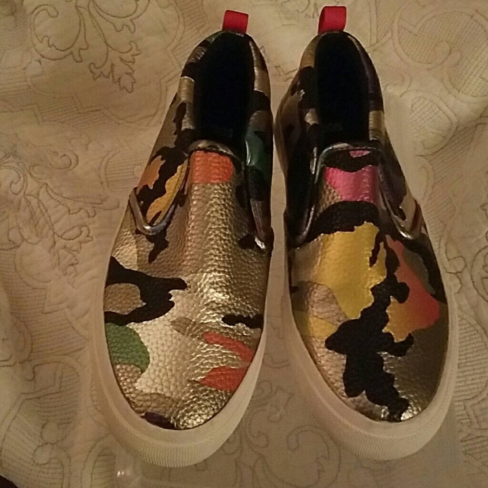 Asks metallic sneakers