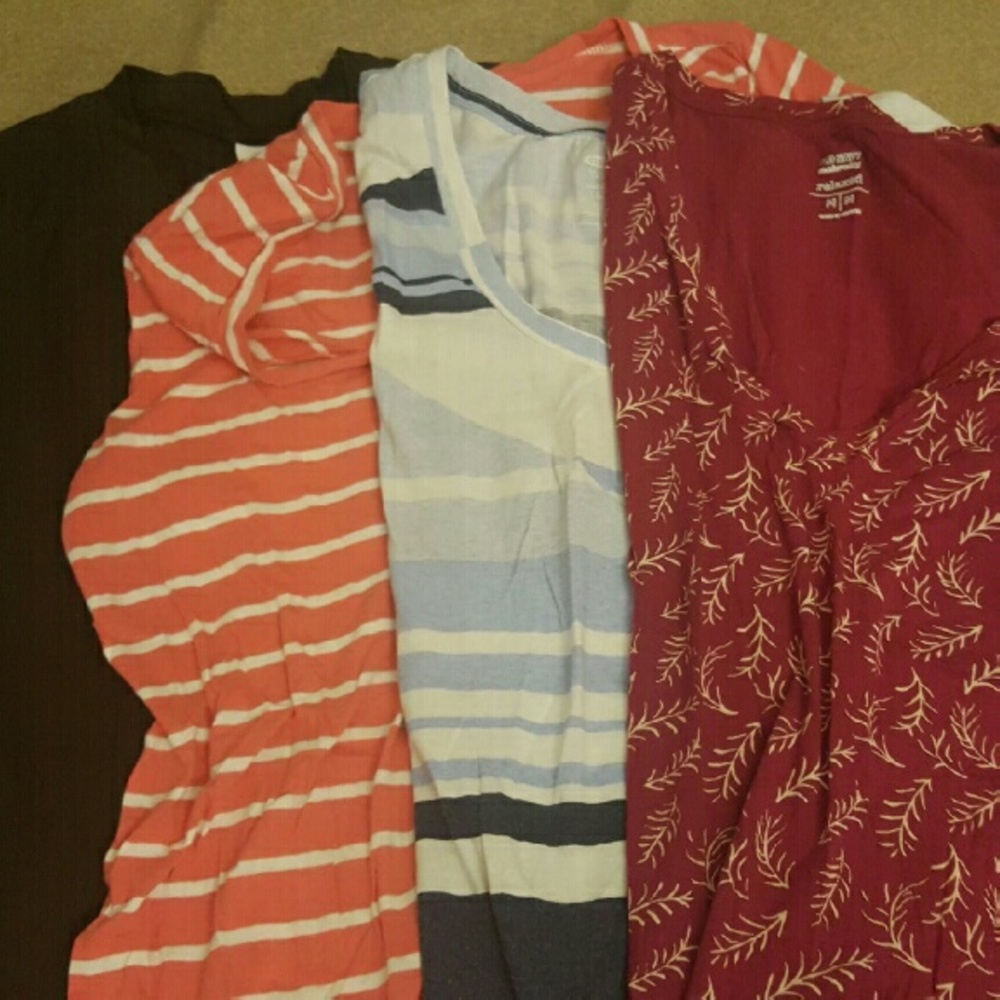 4 Old navy maternity tops size M