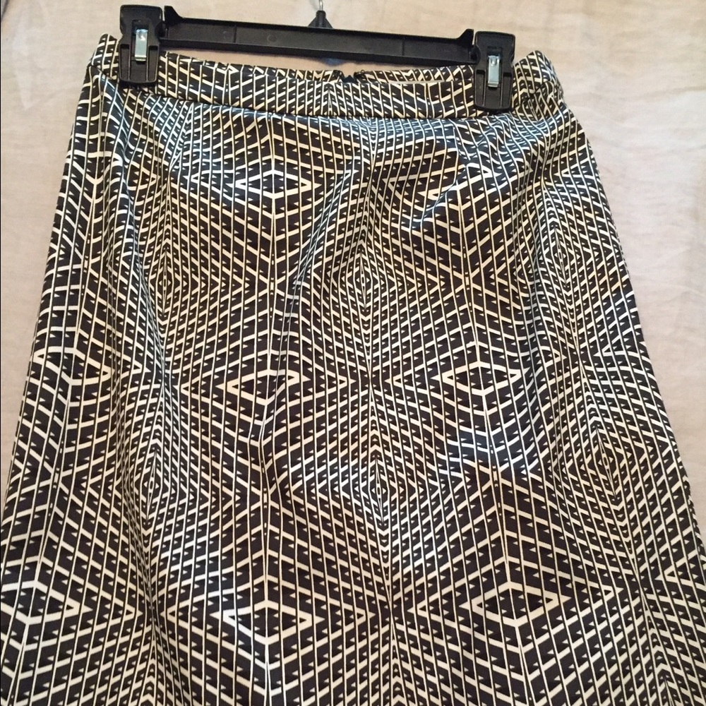 Halogen a lined skirt