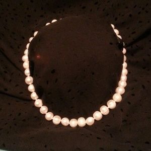 Elegant freshwater pearl necklace