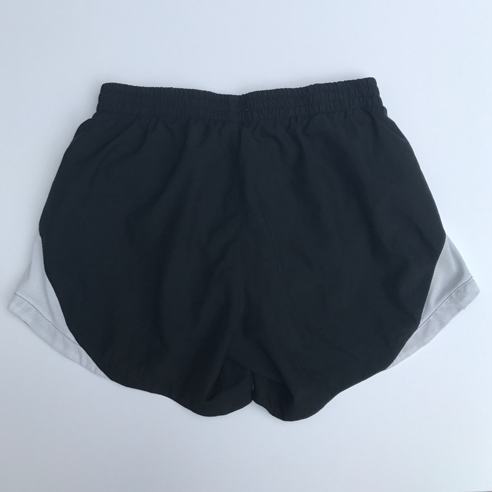 Nike running shorts - Picture 4 of 4