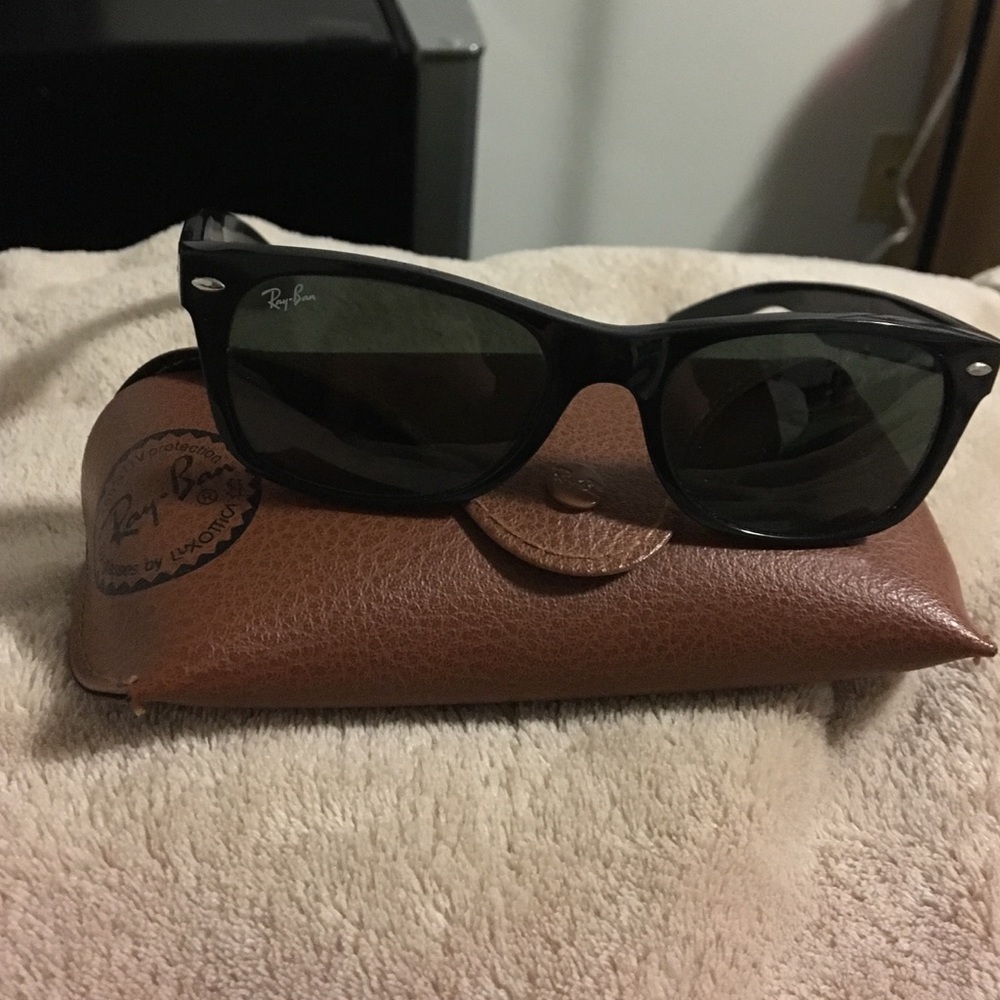 Ray Ban New Wayfarer Classic Sun Glasses