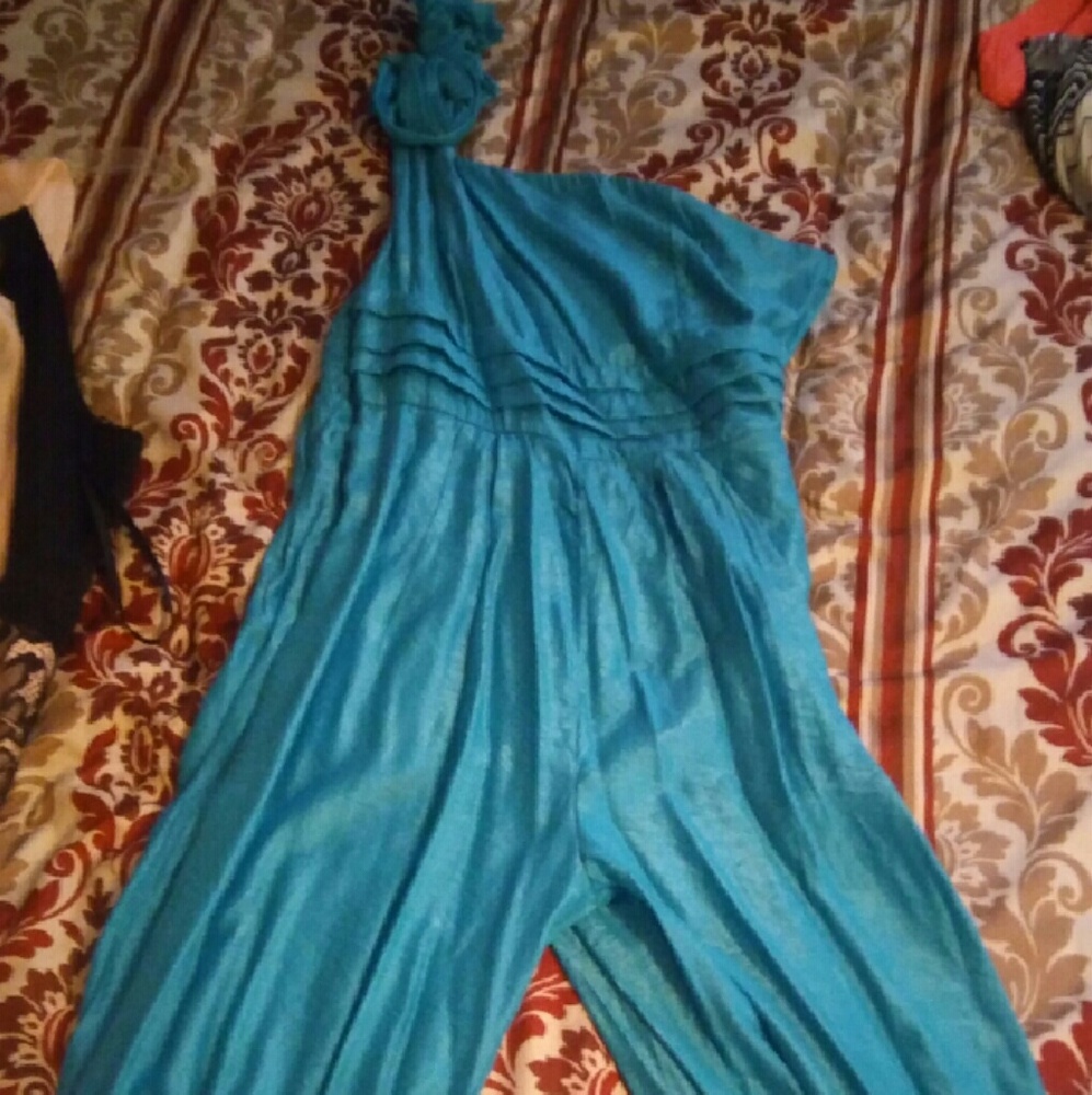 One shoulder romper