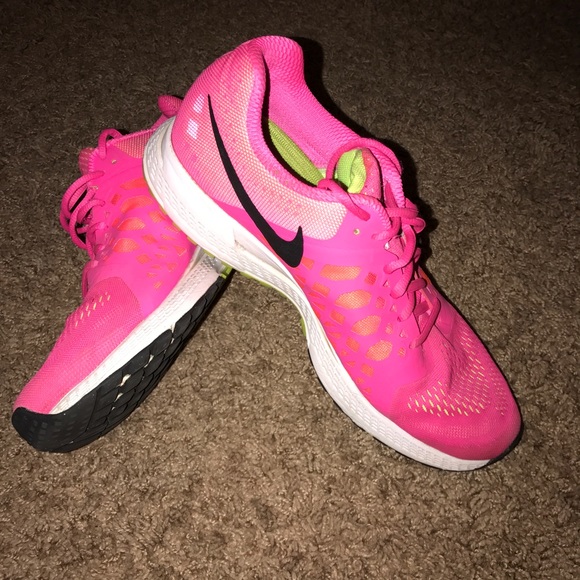 Nike Shoes - Nike Pegasus