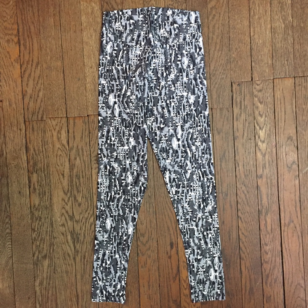 THE COMFIEST LEGGINGS
