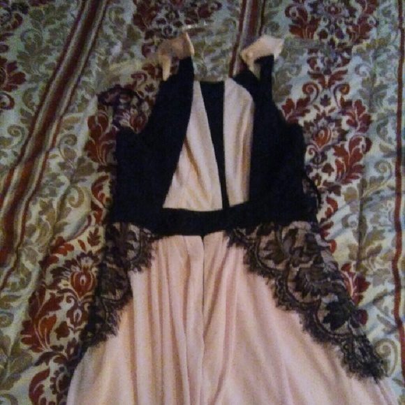 Pink sleeveless gown - Picture 2 of 4