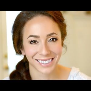 Meet your Posher, Elysha