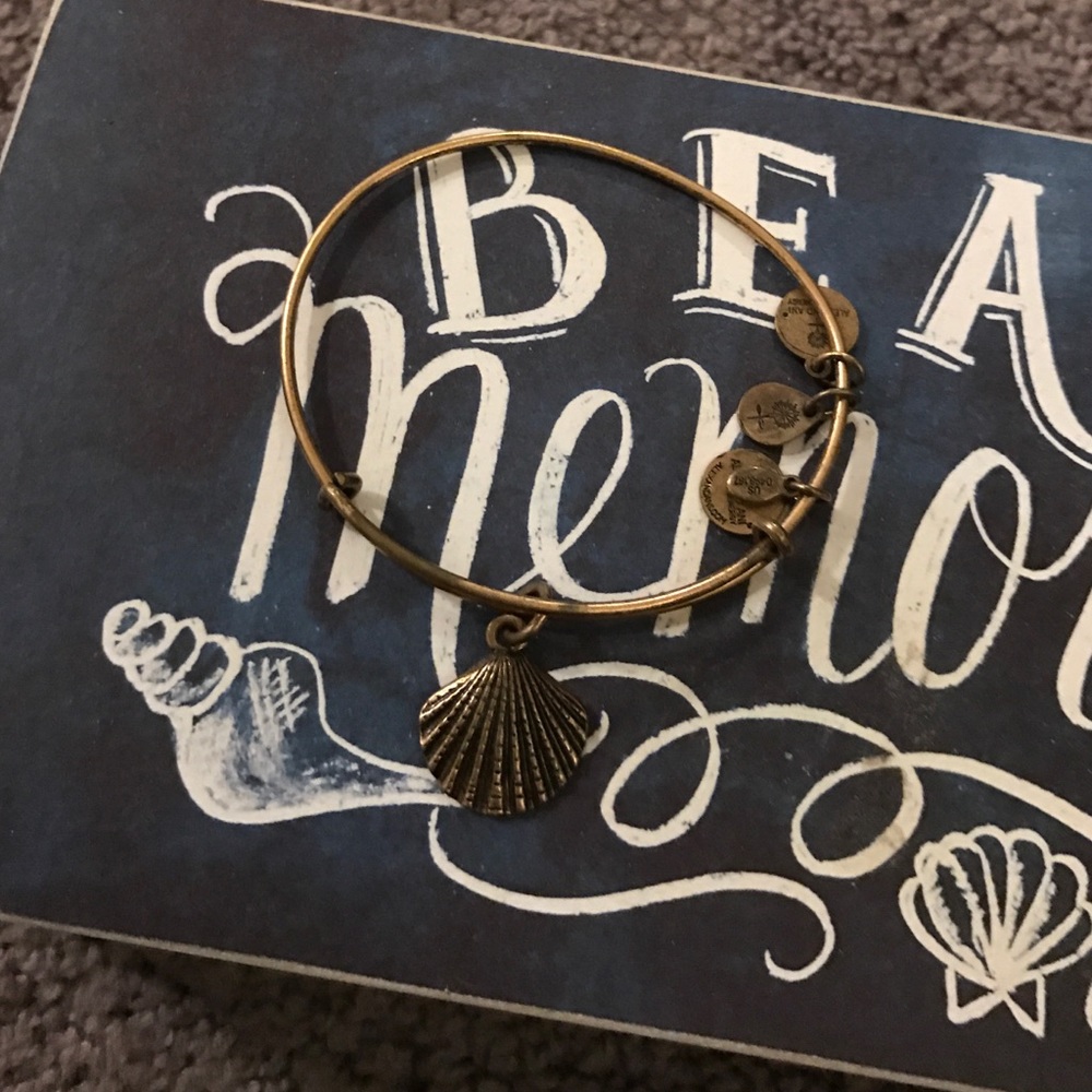 Shell Alex & Ani