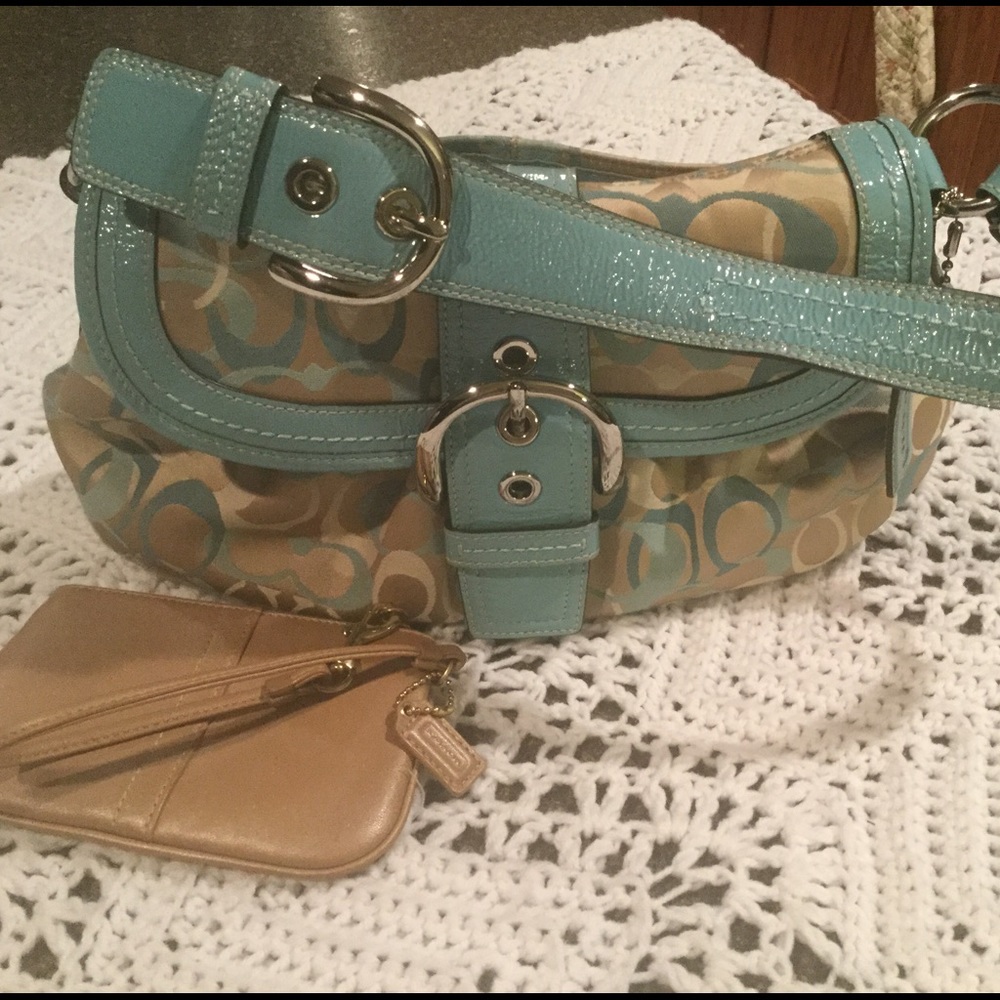 Authentic coach purse and wristlet