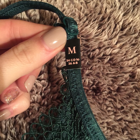 New VS Crochet Lingerie - Picture 4 of 4