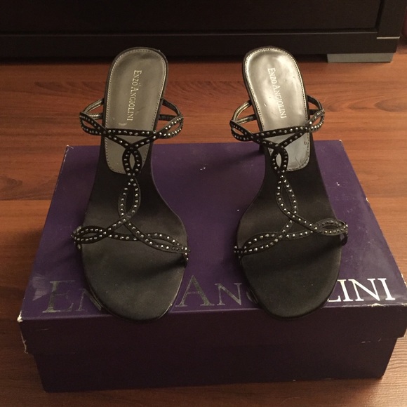 Heels - Picture 2 of 3