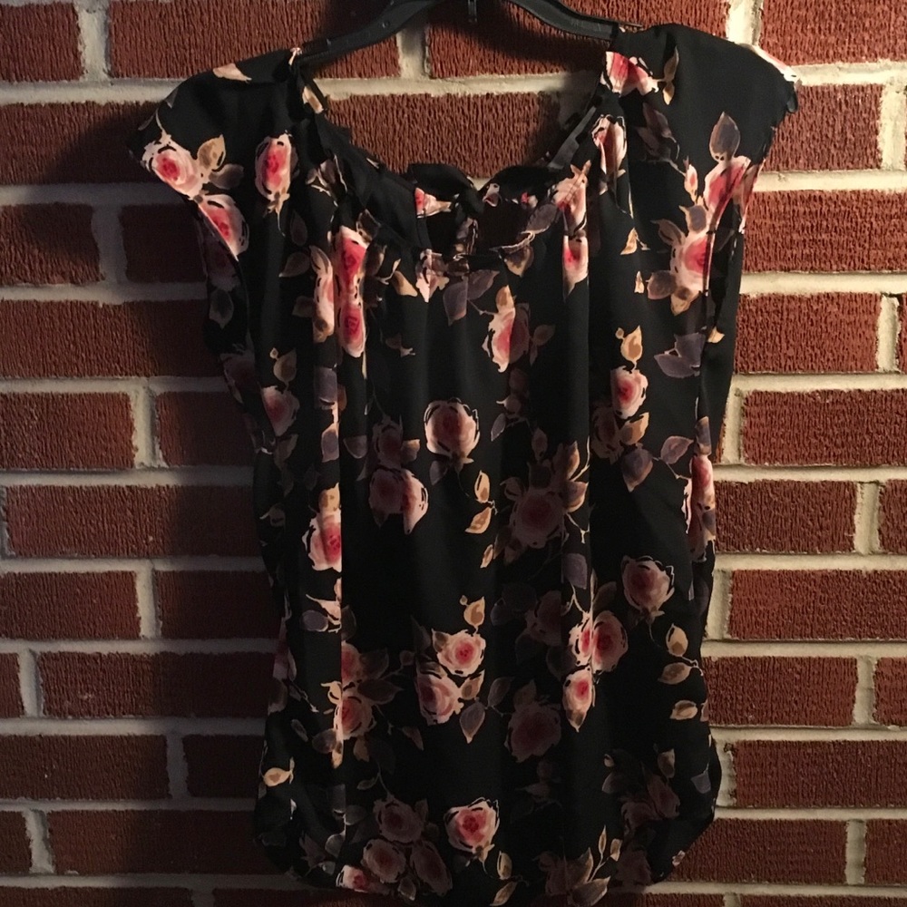 Small NWT Lauren Conrad blouse