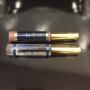 Nude Lipsense with glossy gloss top coat