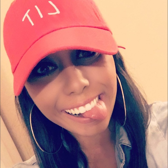 Most items under $9!Purchase now or make an Offer - Picture 4 of 4