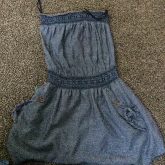 Dress - Picture 1 of 4