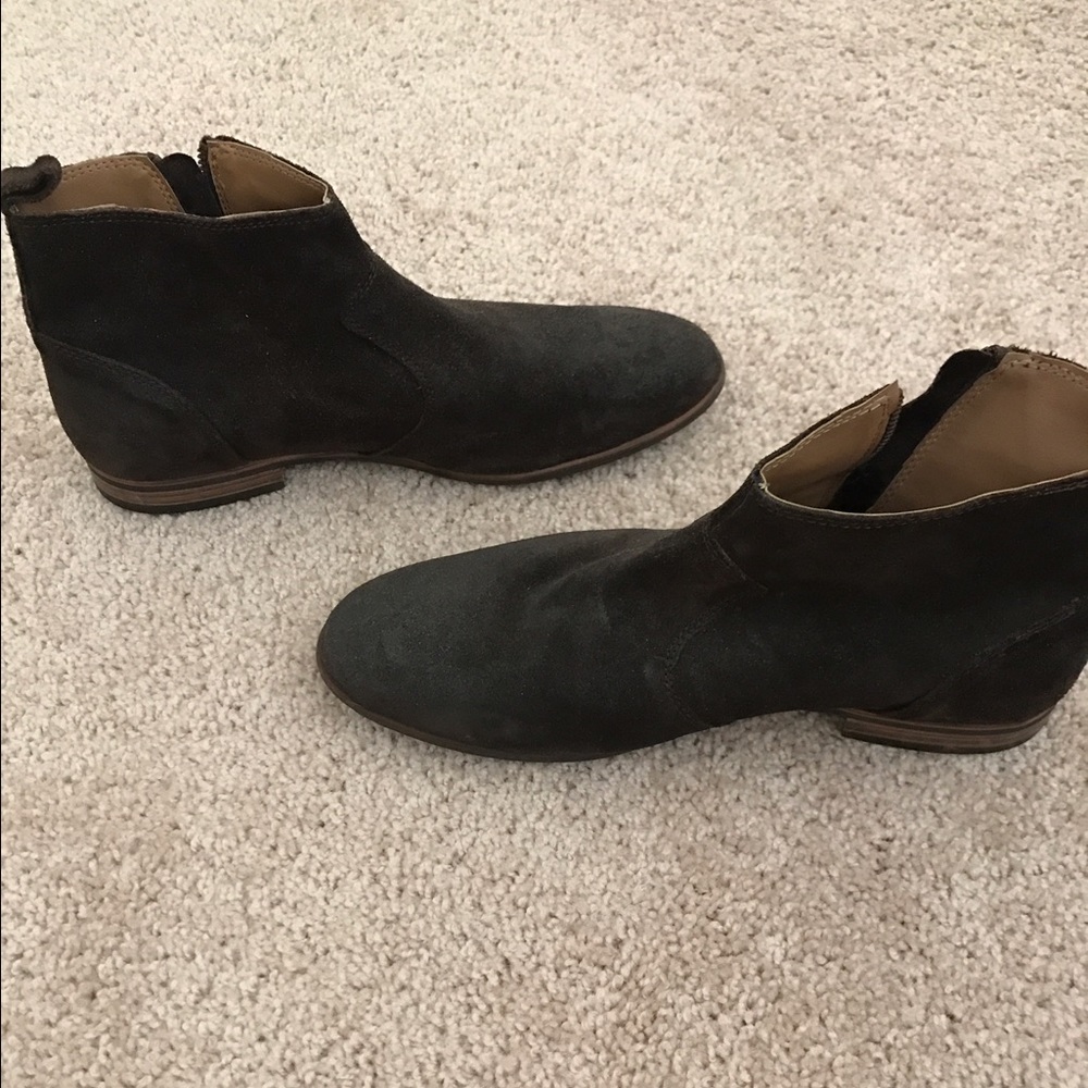 Men's dress shoes