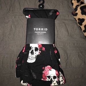 Rose/skull print leggings