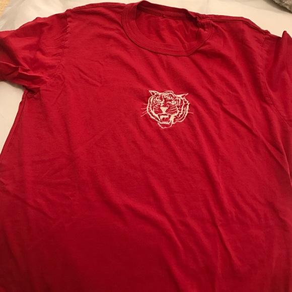 Brandy Melville Tops - Brandy Melville tiger shirt