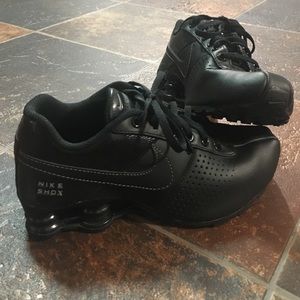Black Nike Shox