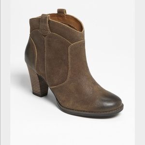 Indigo by Clarks 'Heath Harrier' bootie